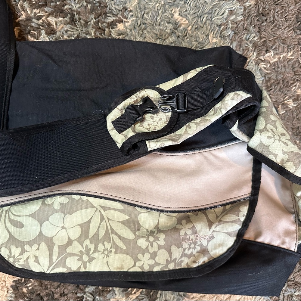 Eddie Bauer Messanger Bag